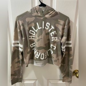 HOLLISTER CAMO CROP LONG SLEEVE
